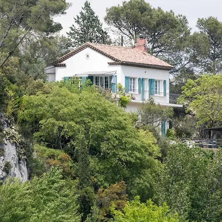 Sandilia Les Loriots Apartment